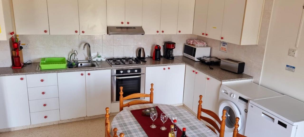 Astrofegia Apartments Near The Sea Agia Marina  Экстерьер фото