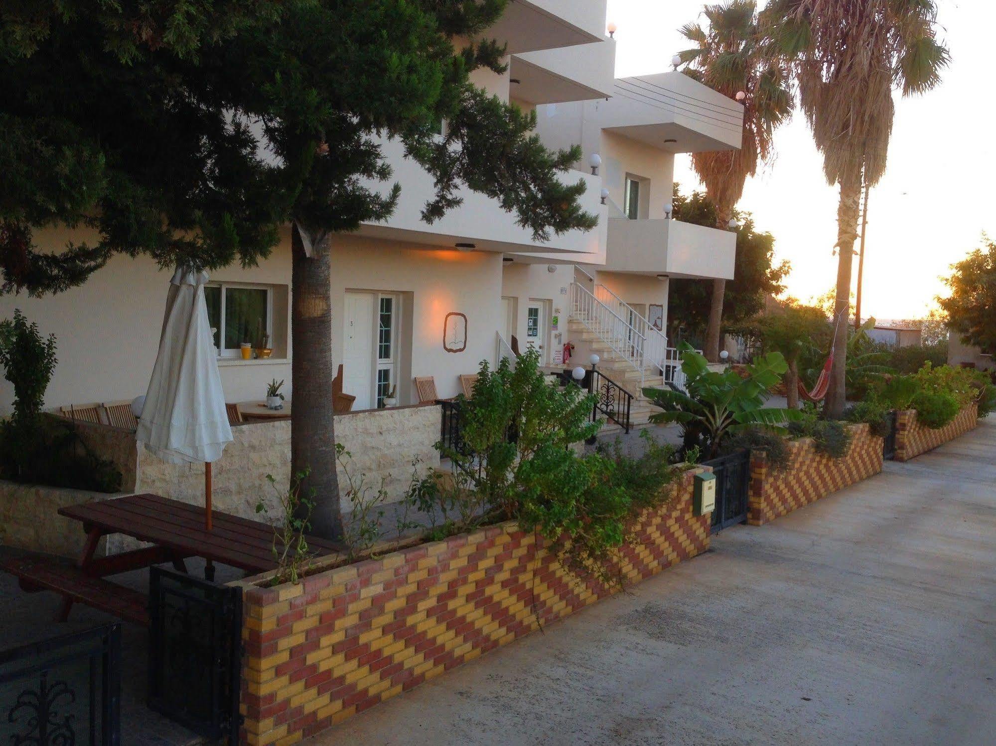 Astrofegia Apartments Near The Sea Agia Marina  Экстерьер фото